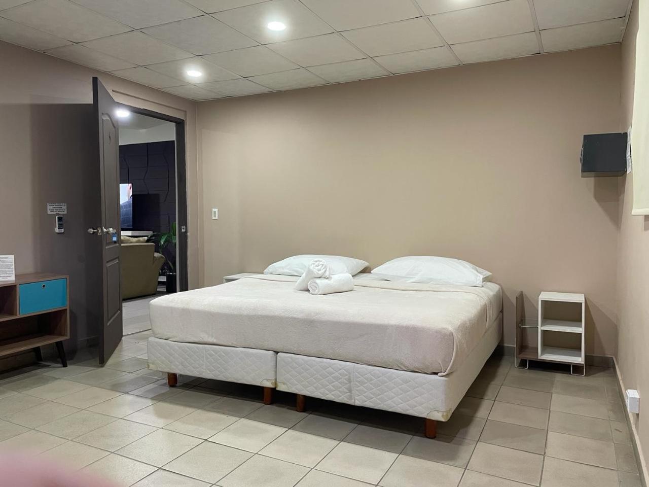 Hostal El Prado Панама Сити Екстериор снимка