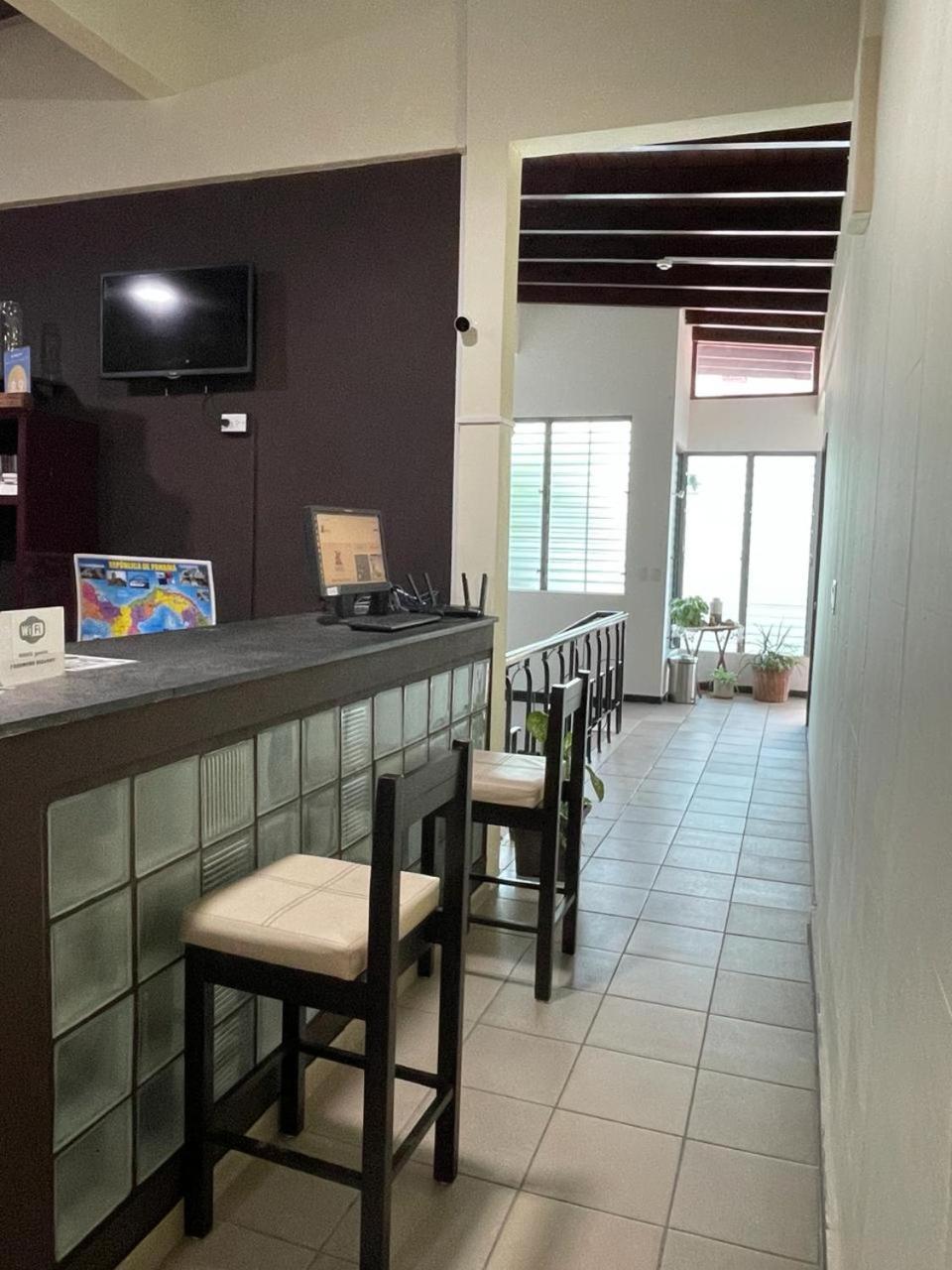 Hostal El Prado Панама Сити Екстериор снимка