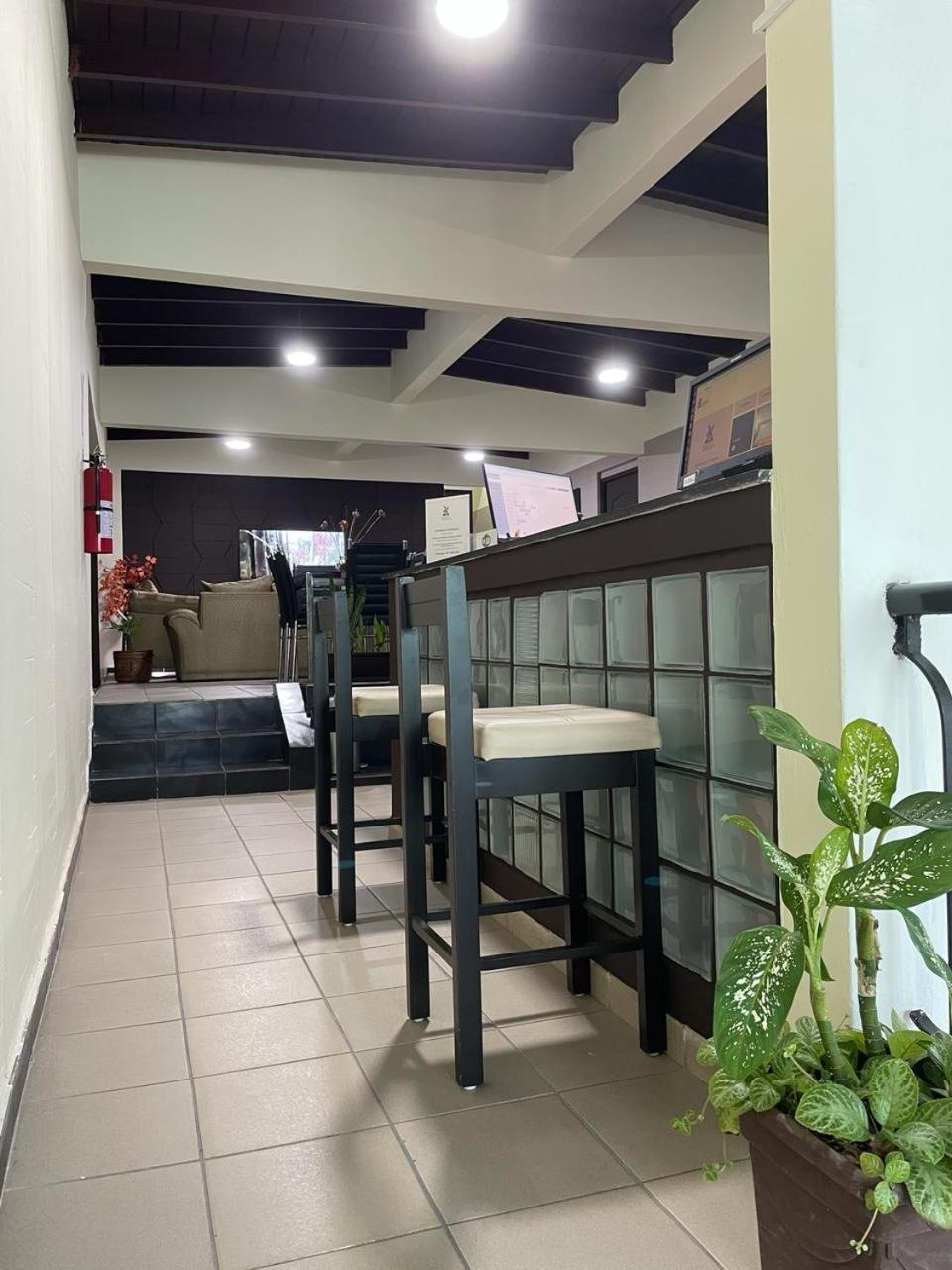 Hostal El Prado Панама Сити Екстериор снимка