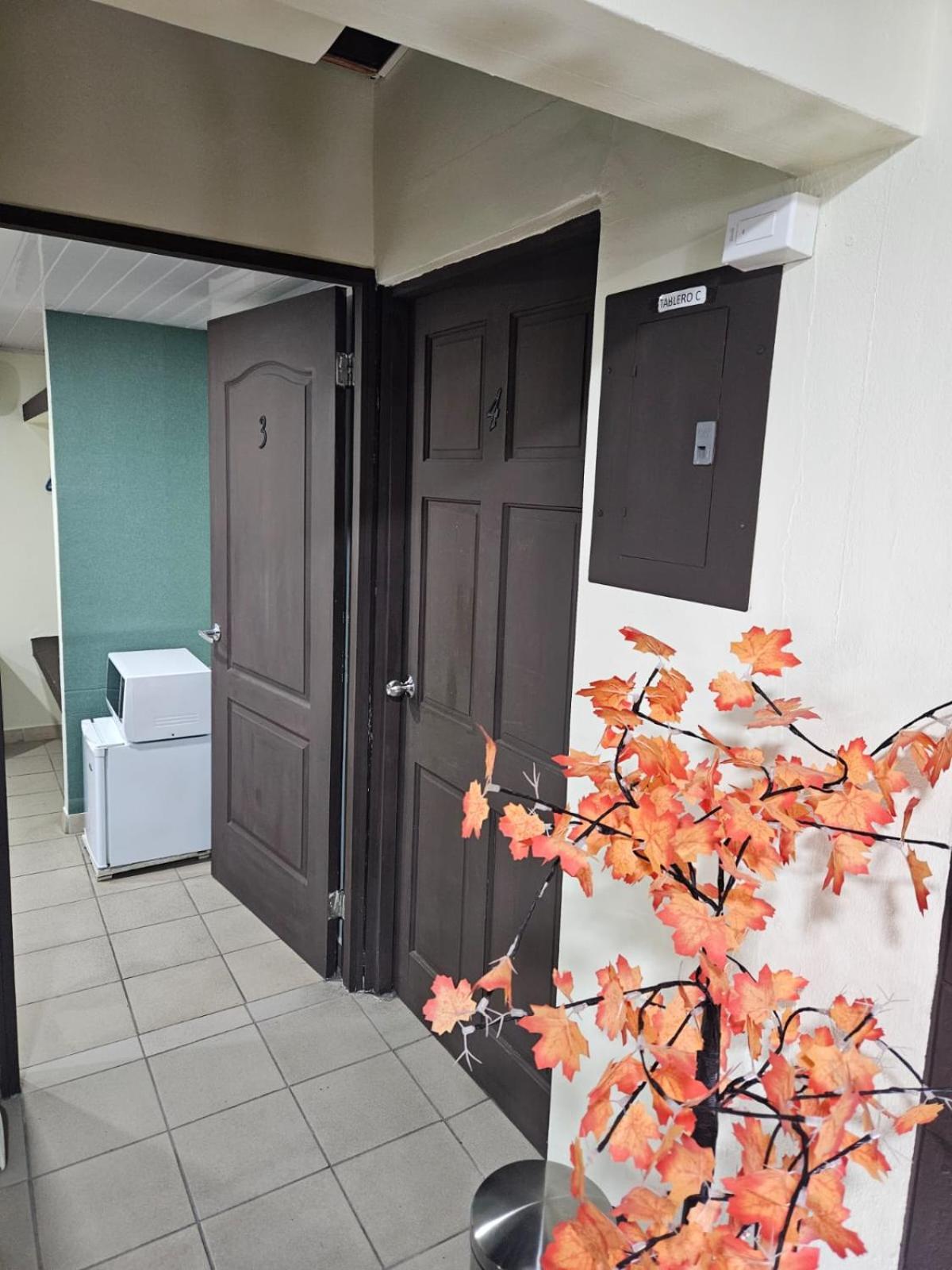 Hostal El Prado Панама Сити Екстериор снимка