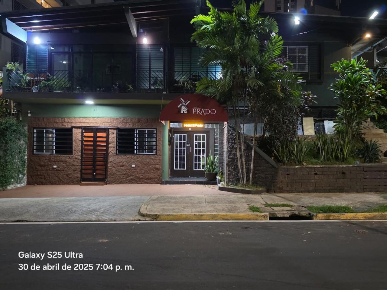 Hostal El Prado Панама Сити Екстериор снимка