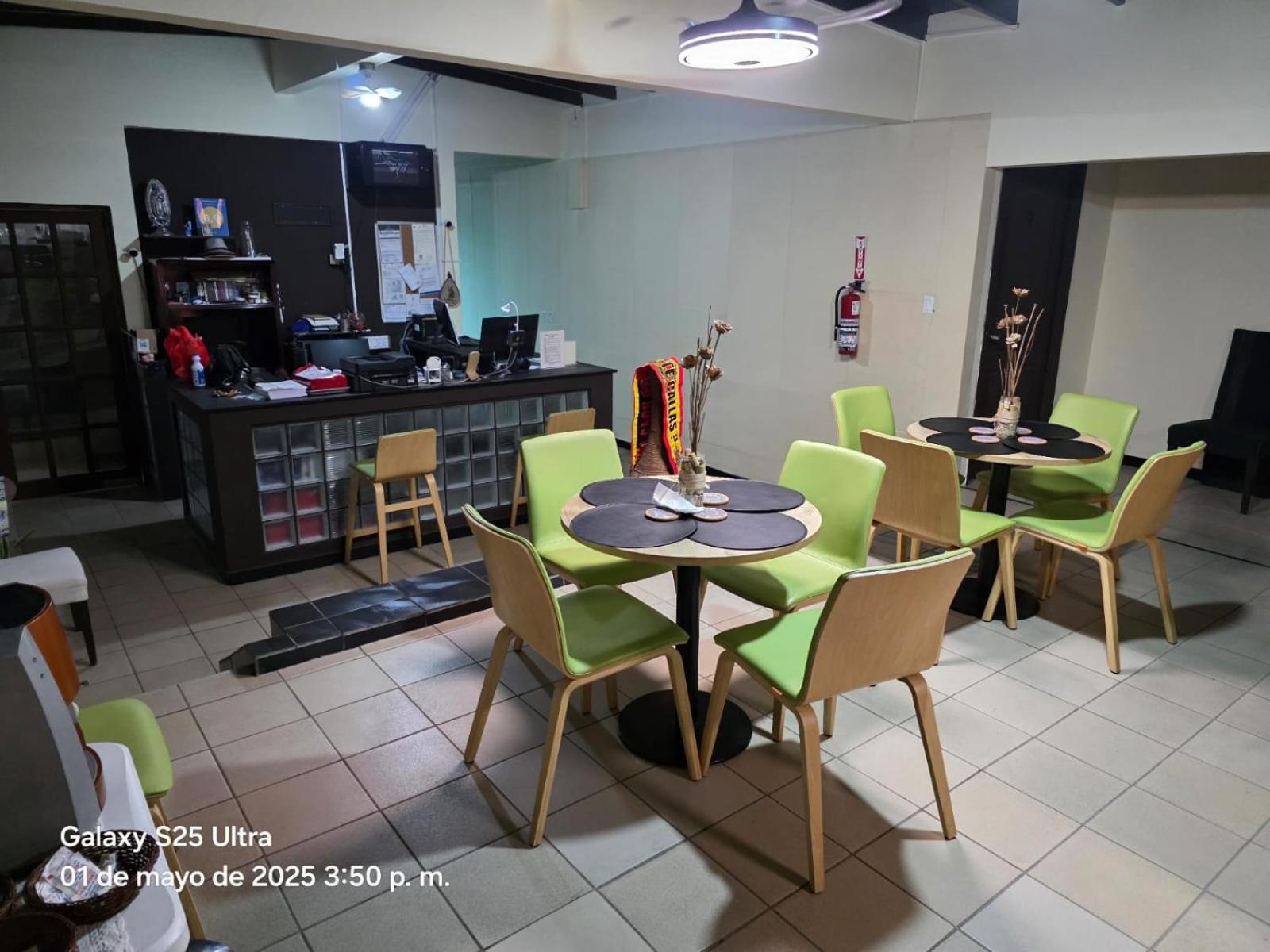 Hostal El Prado Панама Сити Екстериор снимка